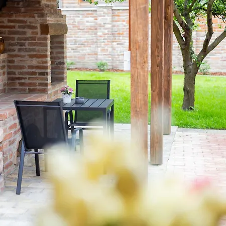 Vadvirag 2 アパート ギュラ